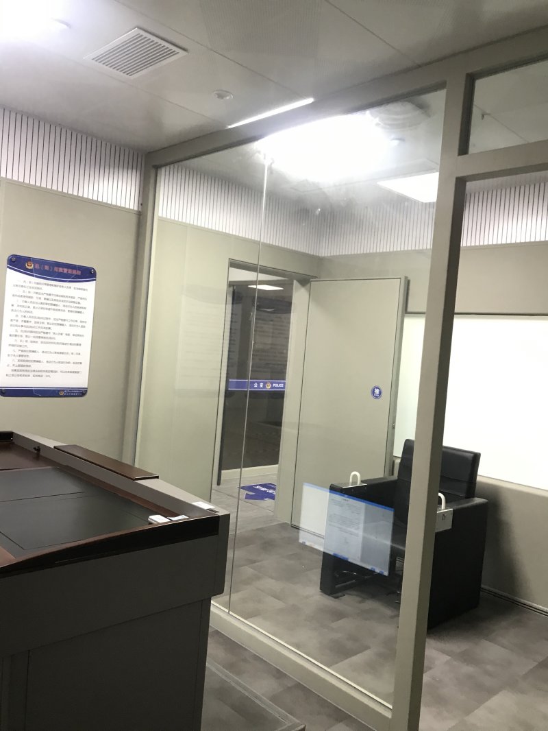 公安局防撞软包审讯室.jpg