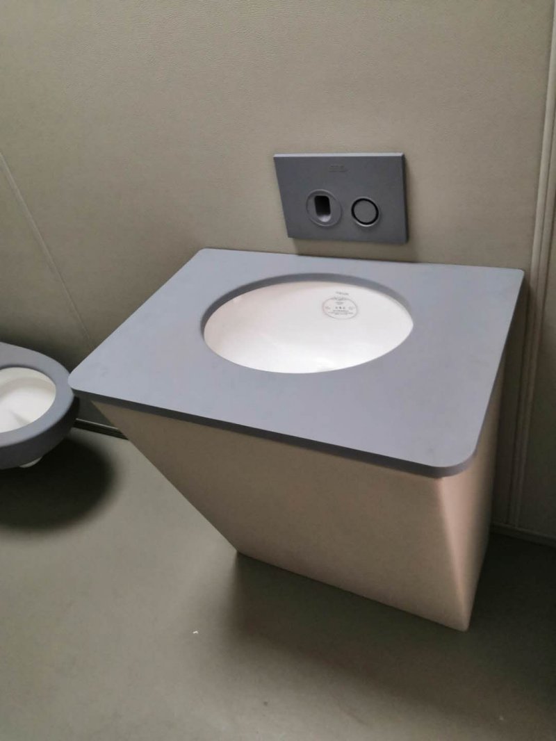 沈阳防撞卫浴硅胶防撞洗手台马桶案例图.jpg